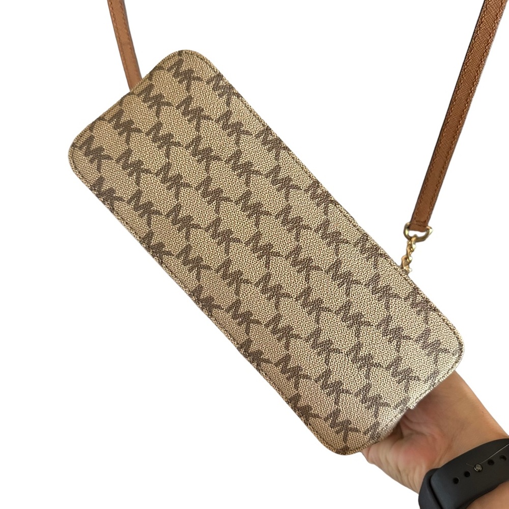 Michael Kors Logo Dome Crossbody Gem